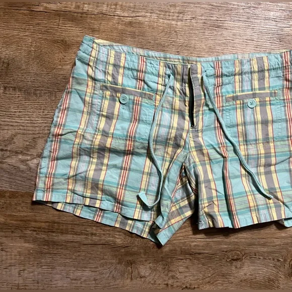 🌸😊🩳Gap Women's multi Shorts size 8 - Picture 1 of 5